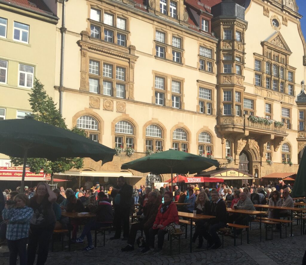 Carsten Riedel, Moderator, Stadtfest Werdau, Markt mit Rathaus